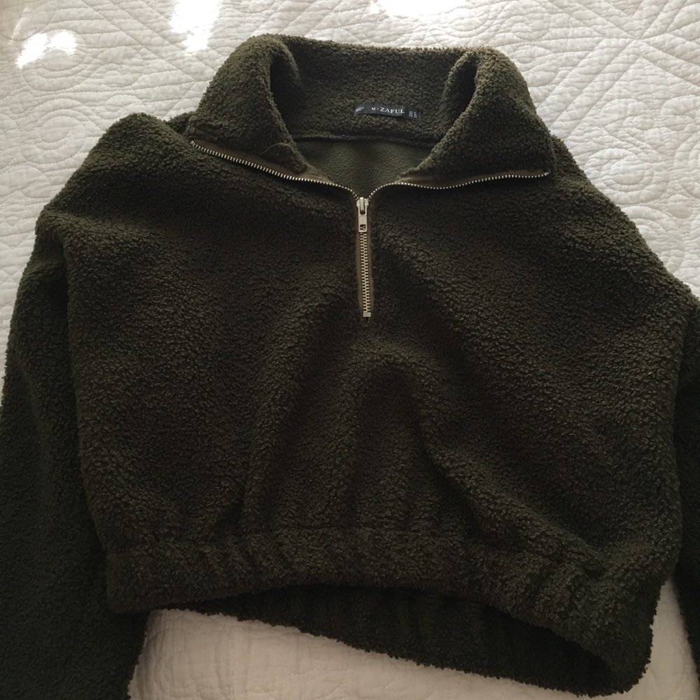Cozy hunter green crop sweater